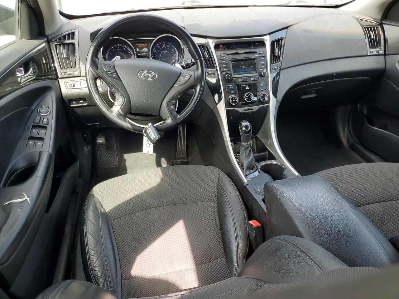 2014 HYUNDAI SONATA SE photo 22