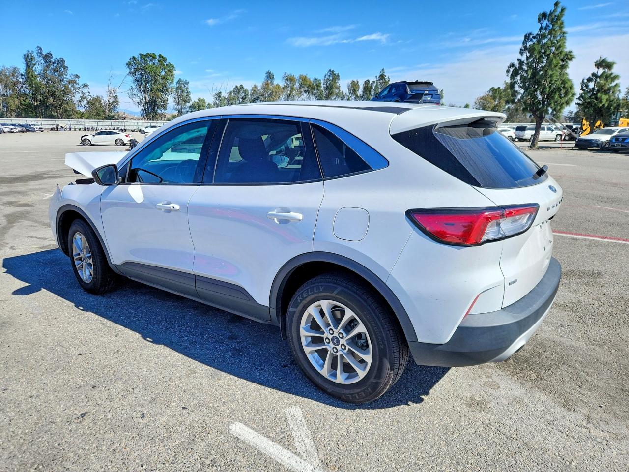 2022 FORD ESCAPE SE photo 2
