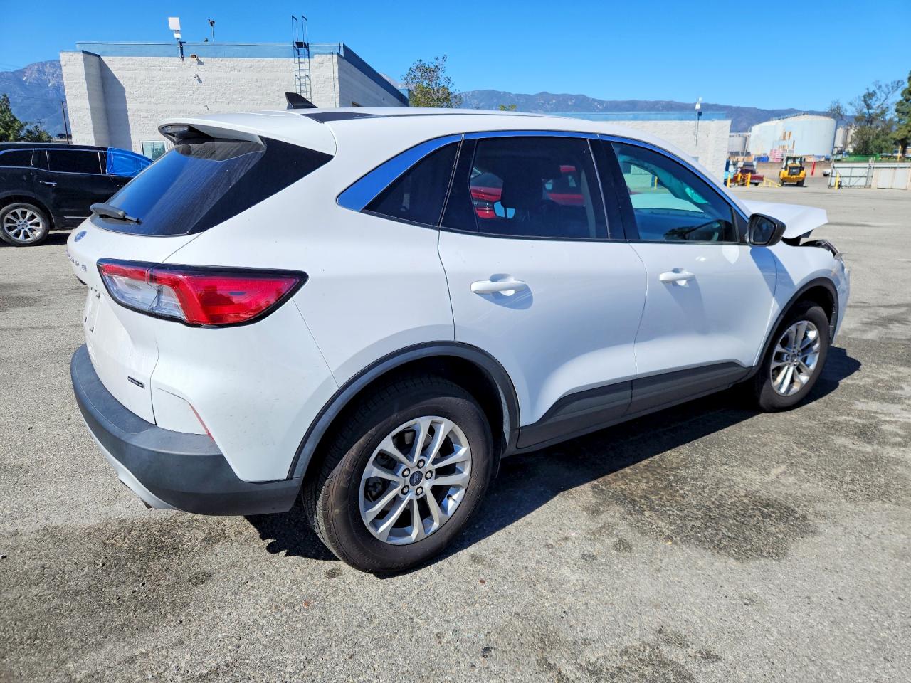 2022 FORD ESCAPE SE photo 3