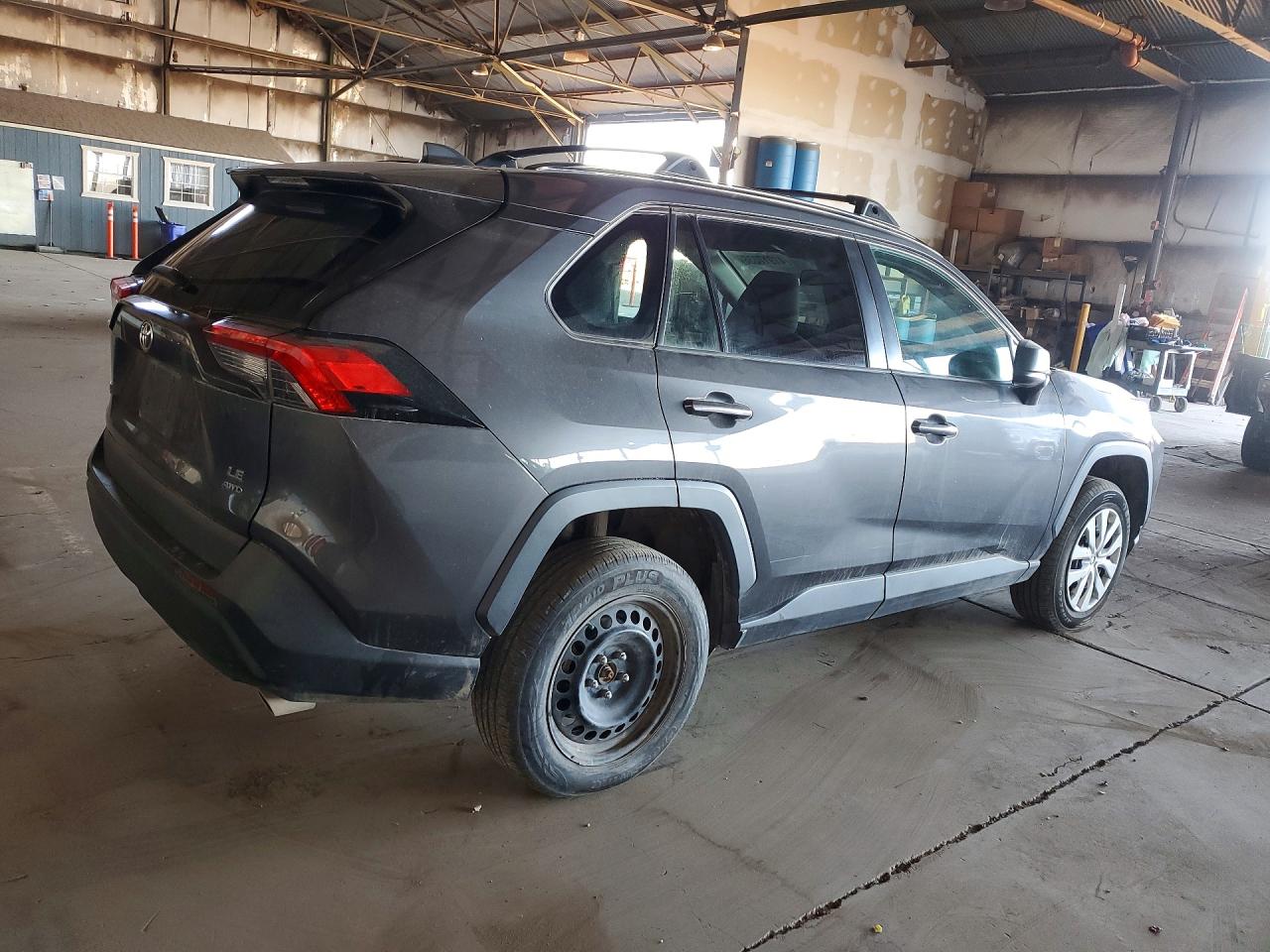 2021 TOYOTA RAV4 LE photo 5