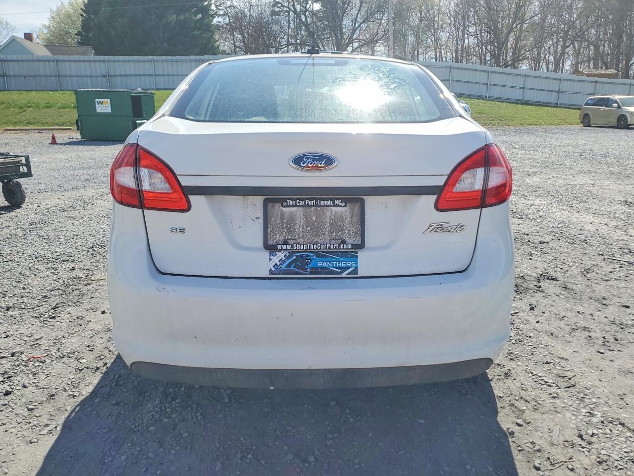 2011 FORD FIESTA SE photo 11