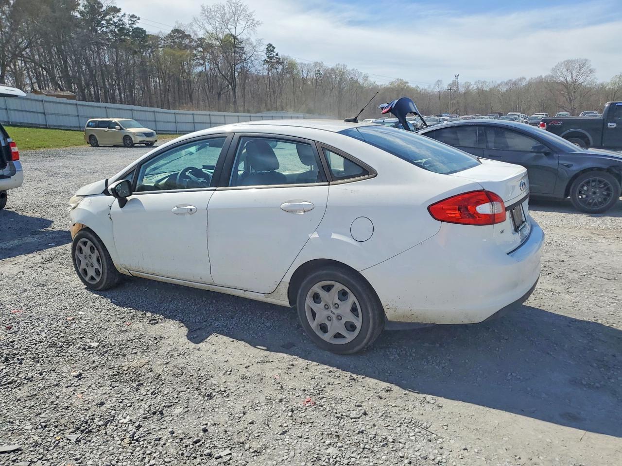 2011 FORD FIESTA SE photo 3