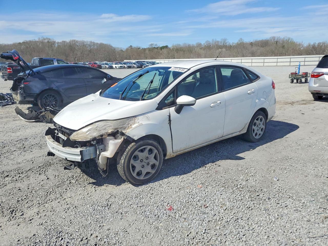 2011 FORD FIESTA