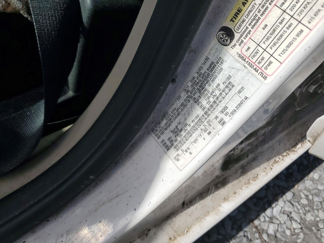 2011 FORD FIESTA SE photo 23