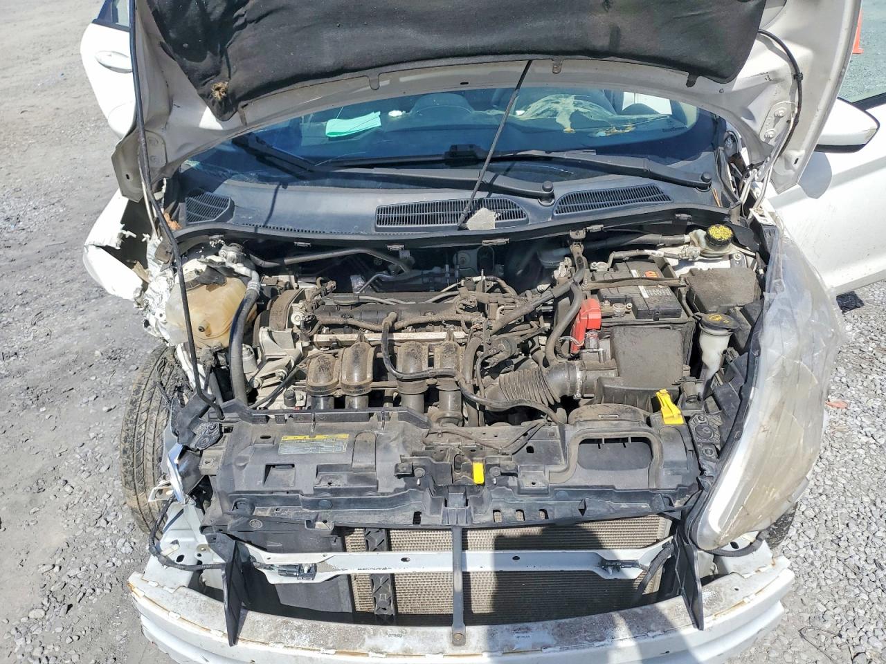 2011 FORD FIESTA SE photo 21