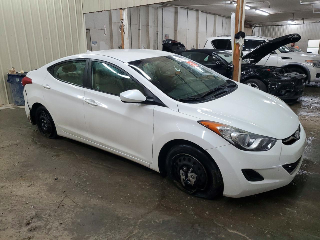 2013 HYUNDAI ELANTRA GLS photo 4