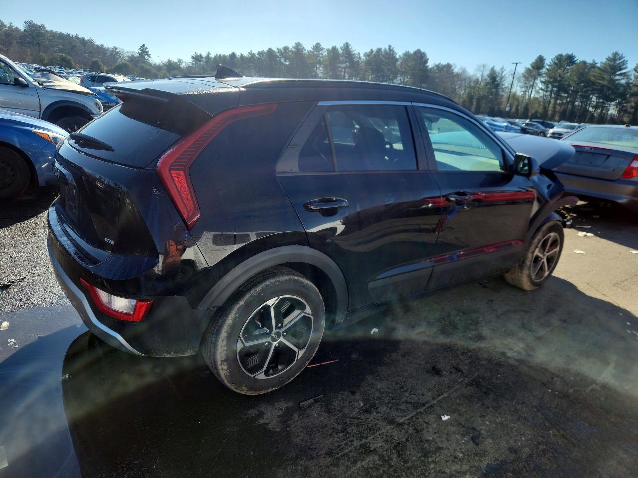 2024 KIA NIRO LX photo 3