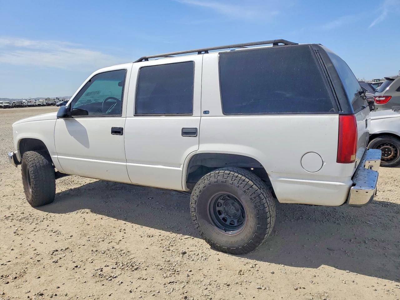 1999 CHEVROLET TAHOE C1500 photo 2