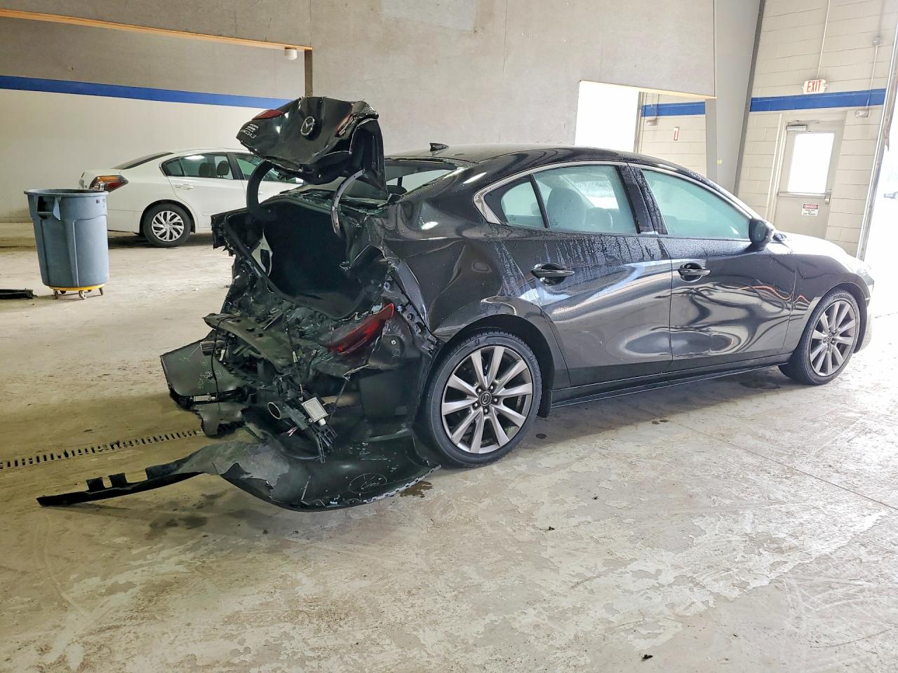 2019 MAZDA 3 PREMIUM photo 3