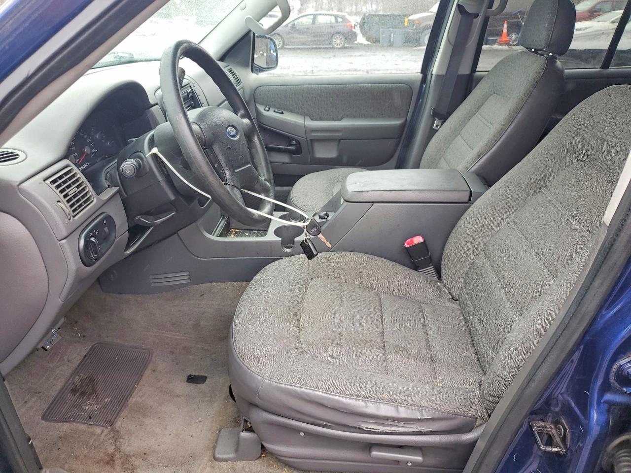 2004 FORD EXPLORER photo 19