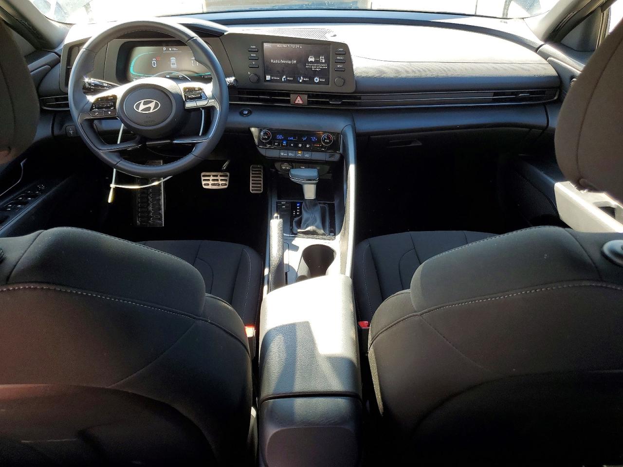 2025 HYUNDAI ELANTRA SEL SPORT photo 8
