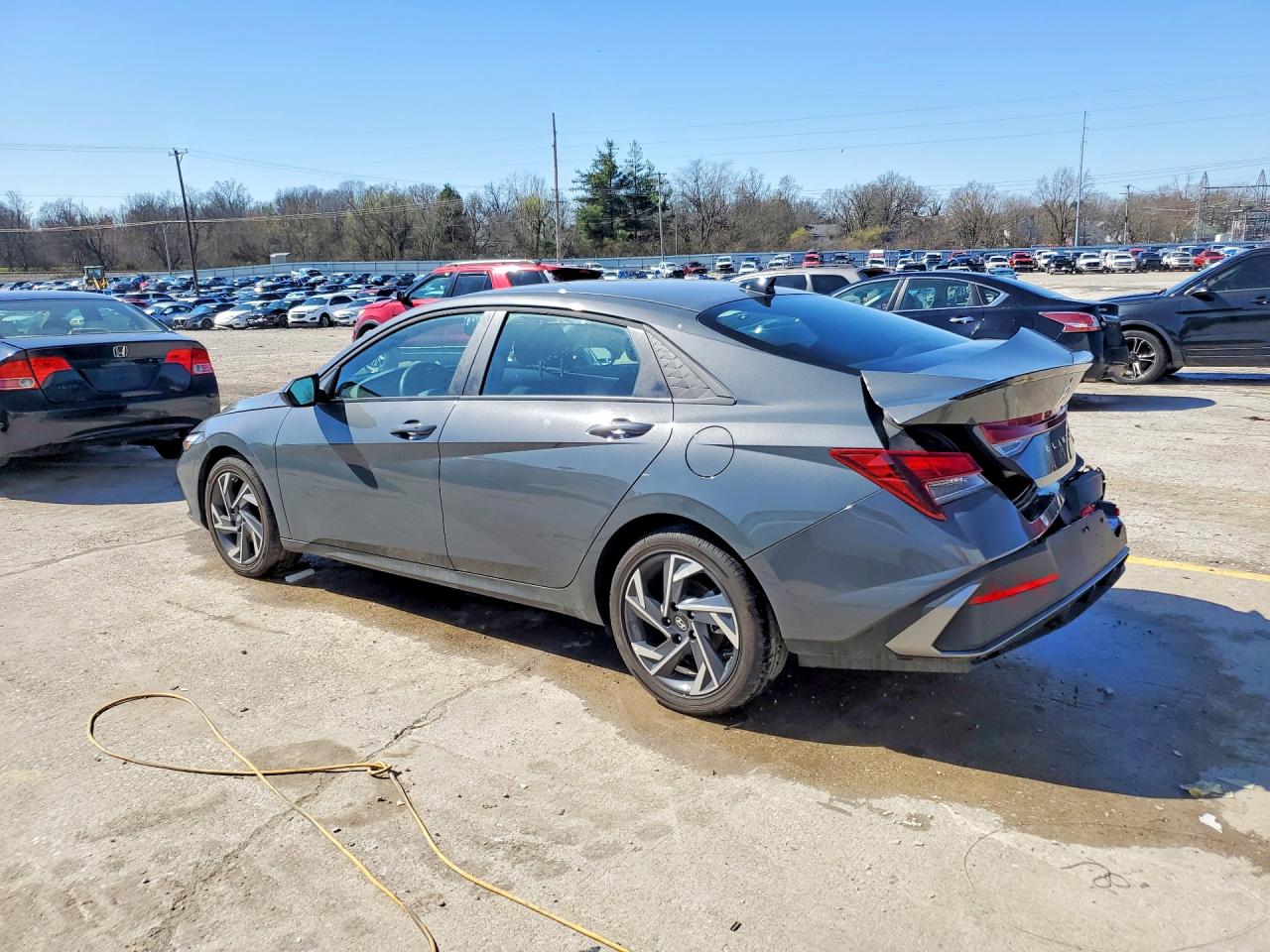 2025 HYUNDAI ELANTRA SEL SPORT photo 2