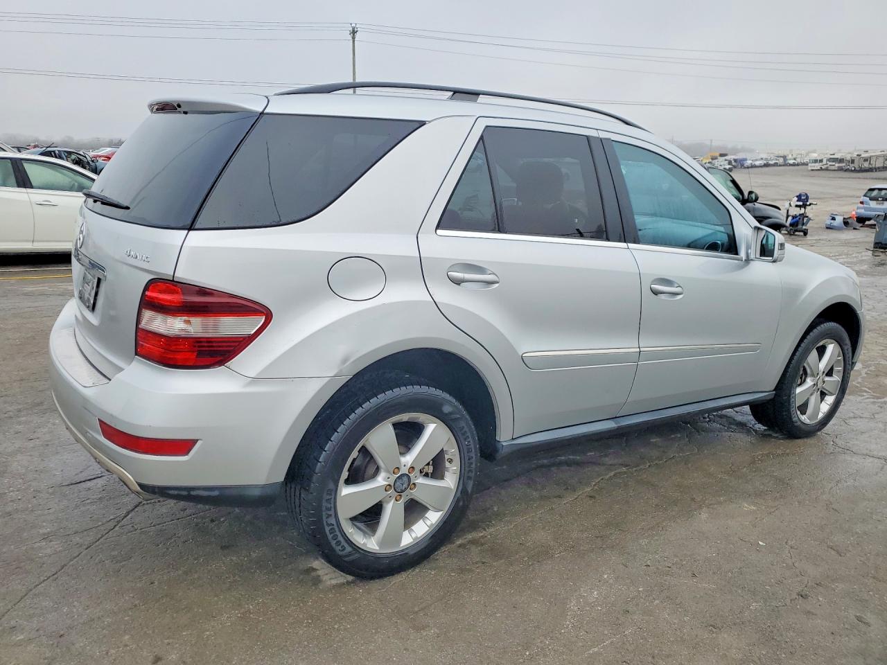 2011 MERCEDES-BENZ ML 350 4MATIC photo 3