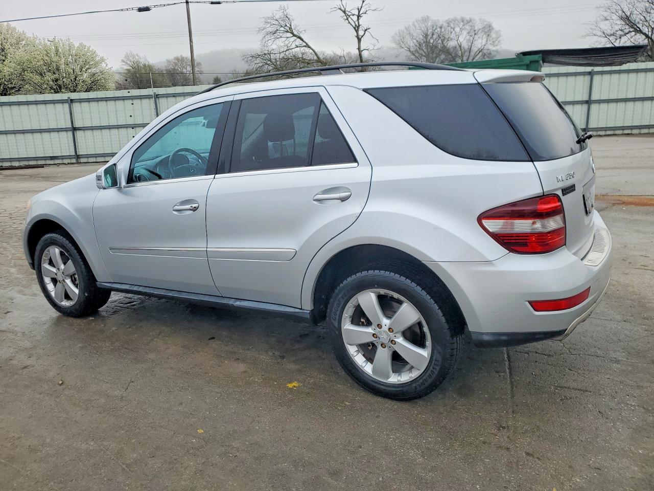 2011 MERCEDES-BENZ ML 350 4MATIC photo 2