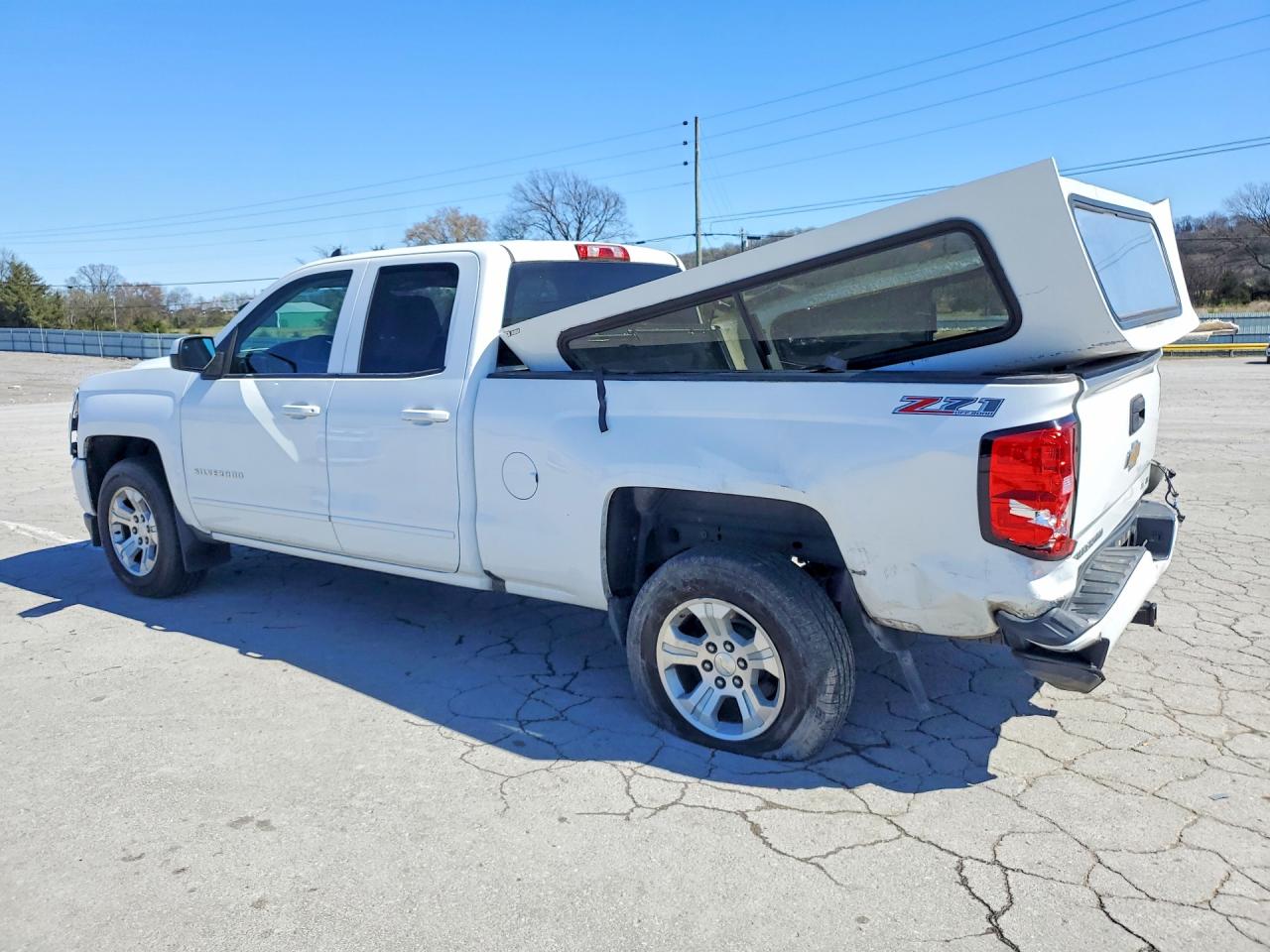 2016 CHEVROLET SILVERADO K1500 LT photo 2