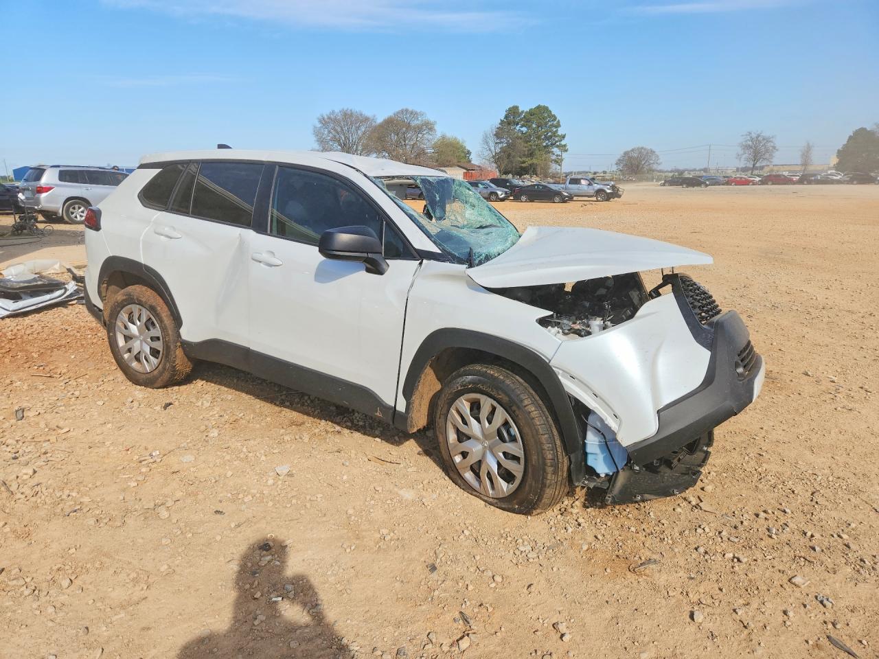 2025 TOYOTA COROLLA CROSS L photo 4