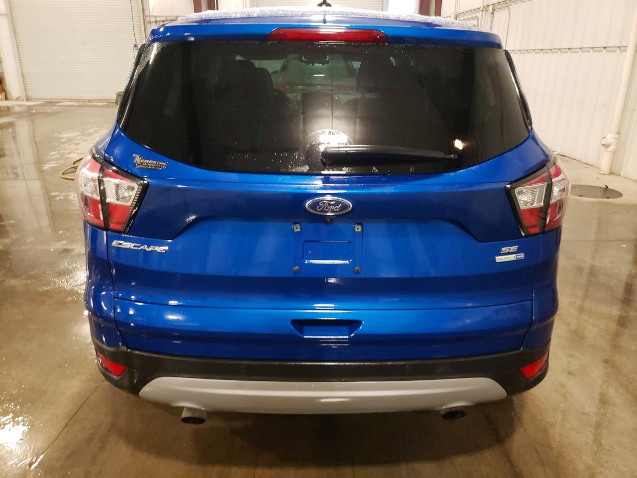 2017 FORD ESCAPE SE photo 11
