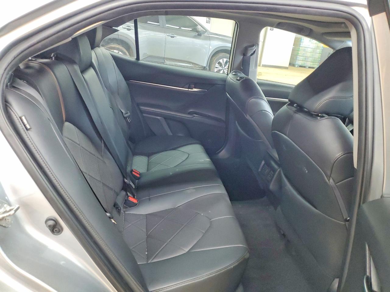 2019 TOYOTA CAMRY XLE photo 10