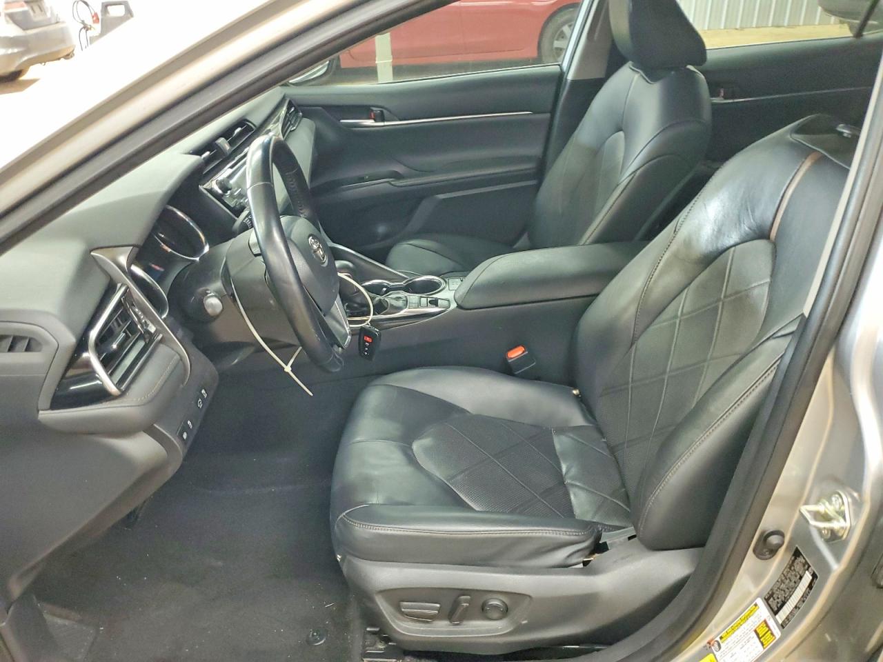 2019 TOYOTA CAMRY XLE photo 7
