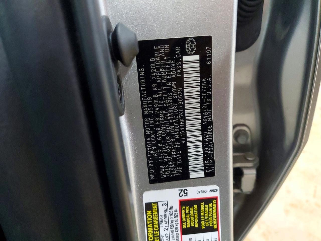 2019 TOYOTA CAMRY XLE photo 12