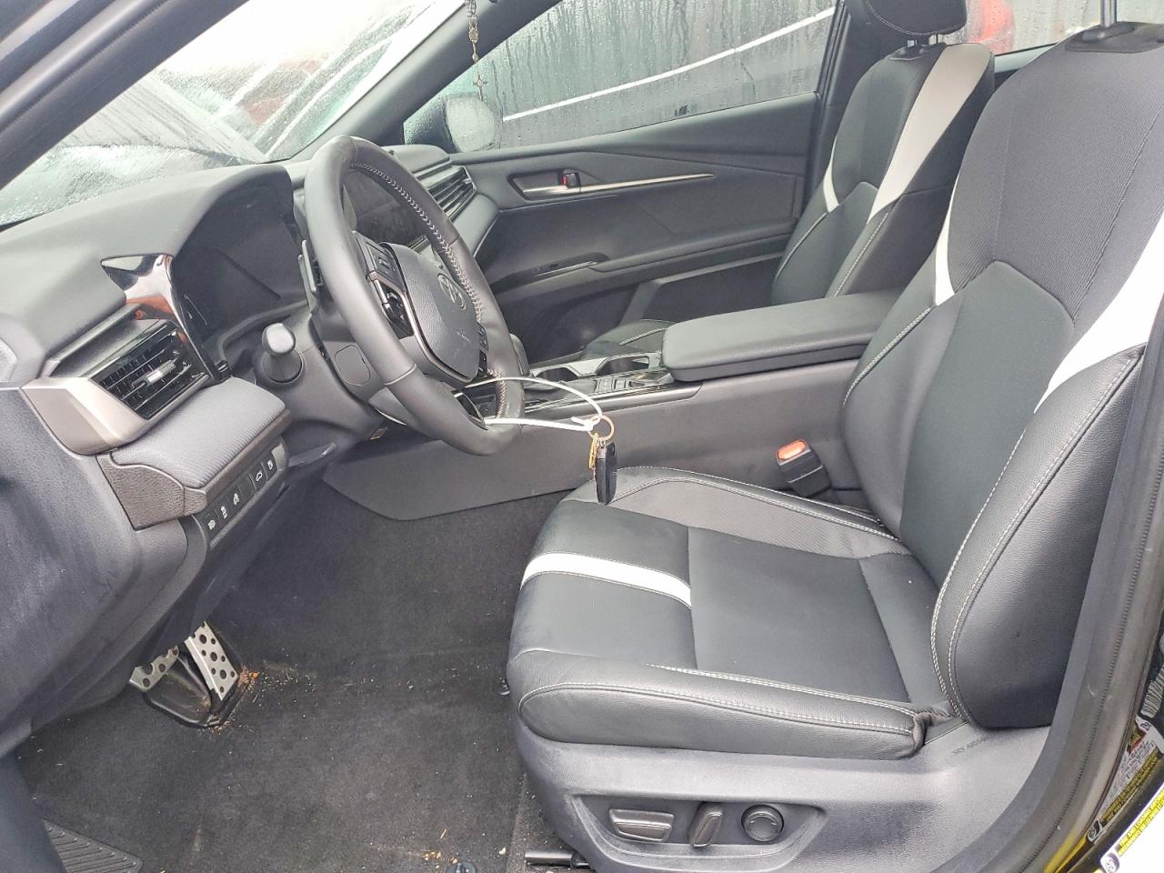 2025 TOYOTA CAMRY SE photo 7