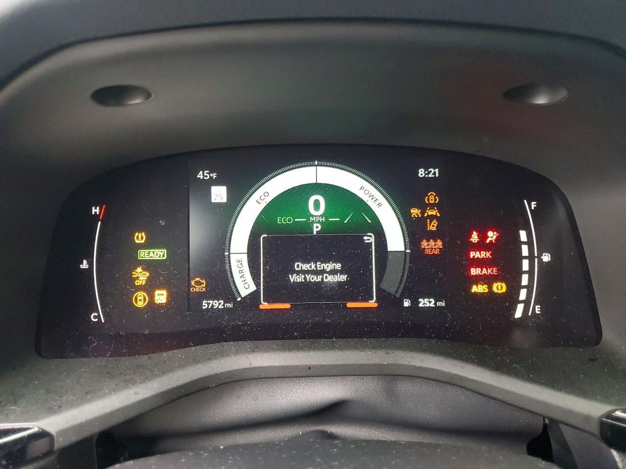 2025 TOYOTA CAMRY SE photo 9