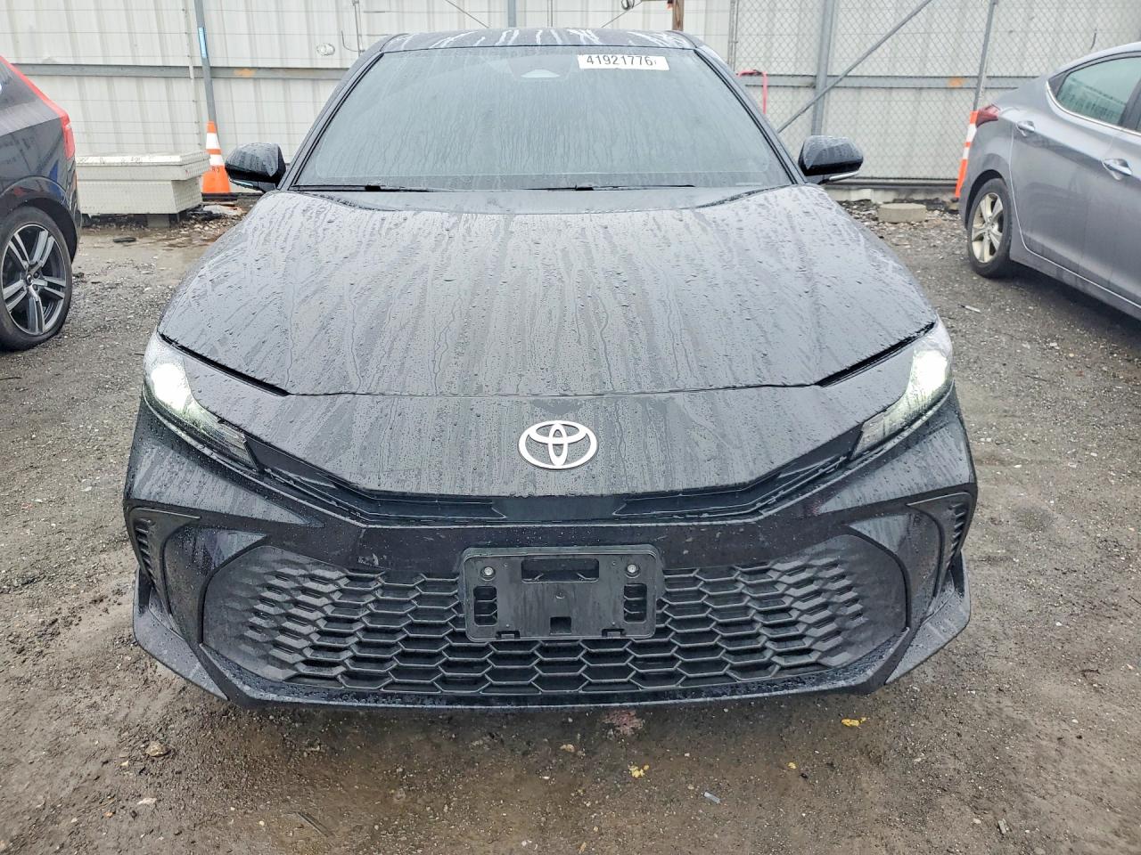 2025 TOYOTA CAMRY SE photo 5
