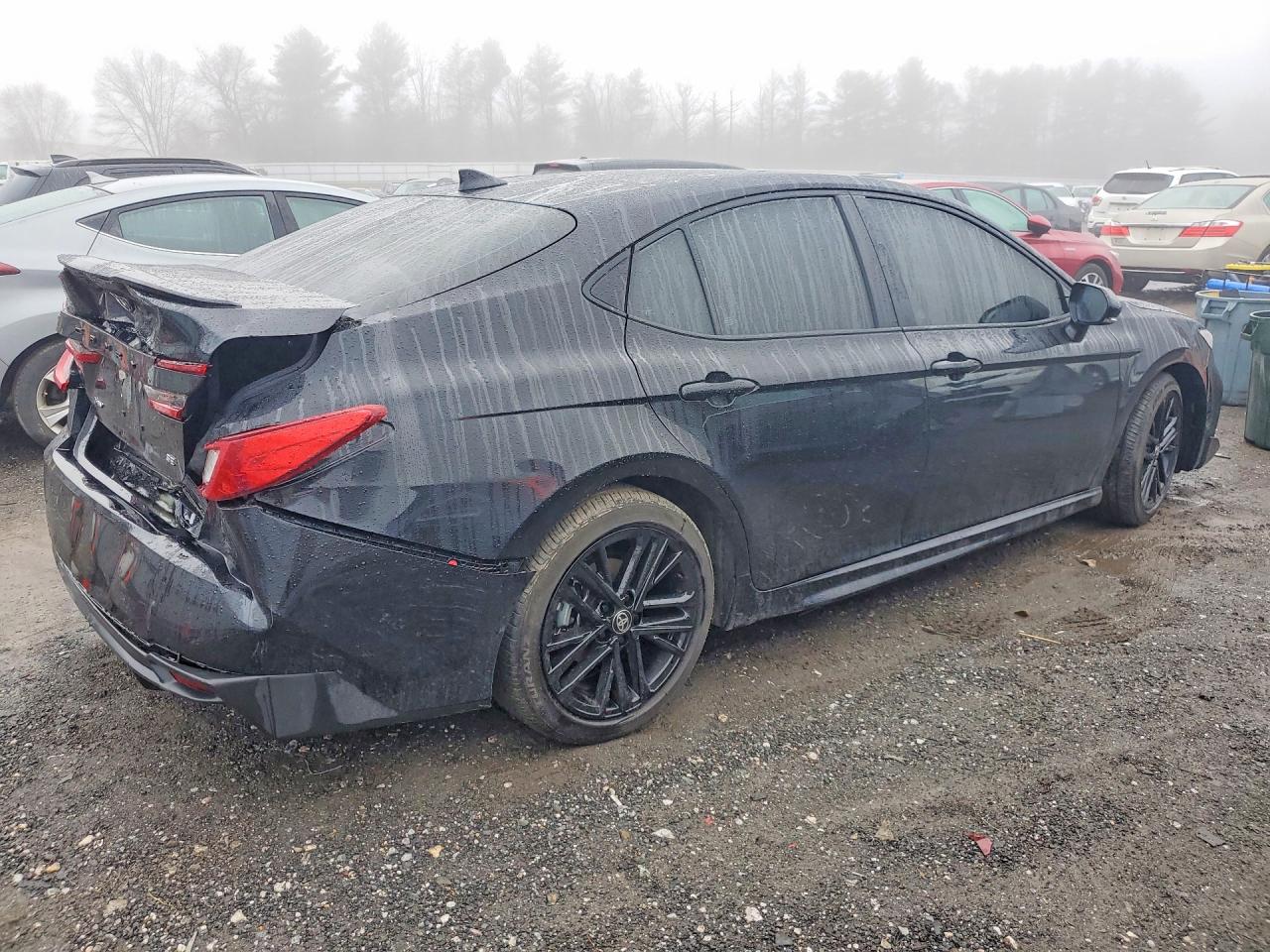 2025 TOYOTA CAMRY SE photo 3