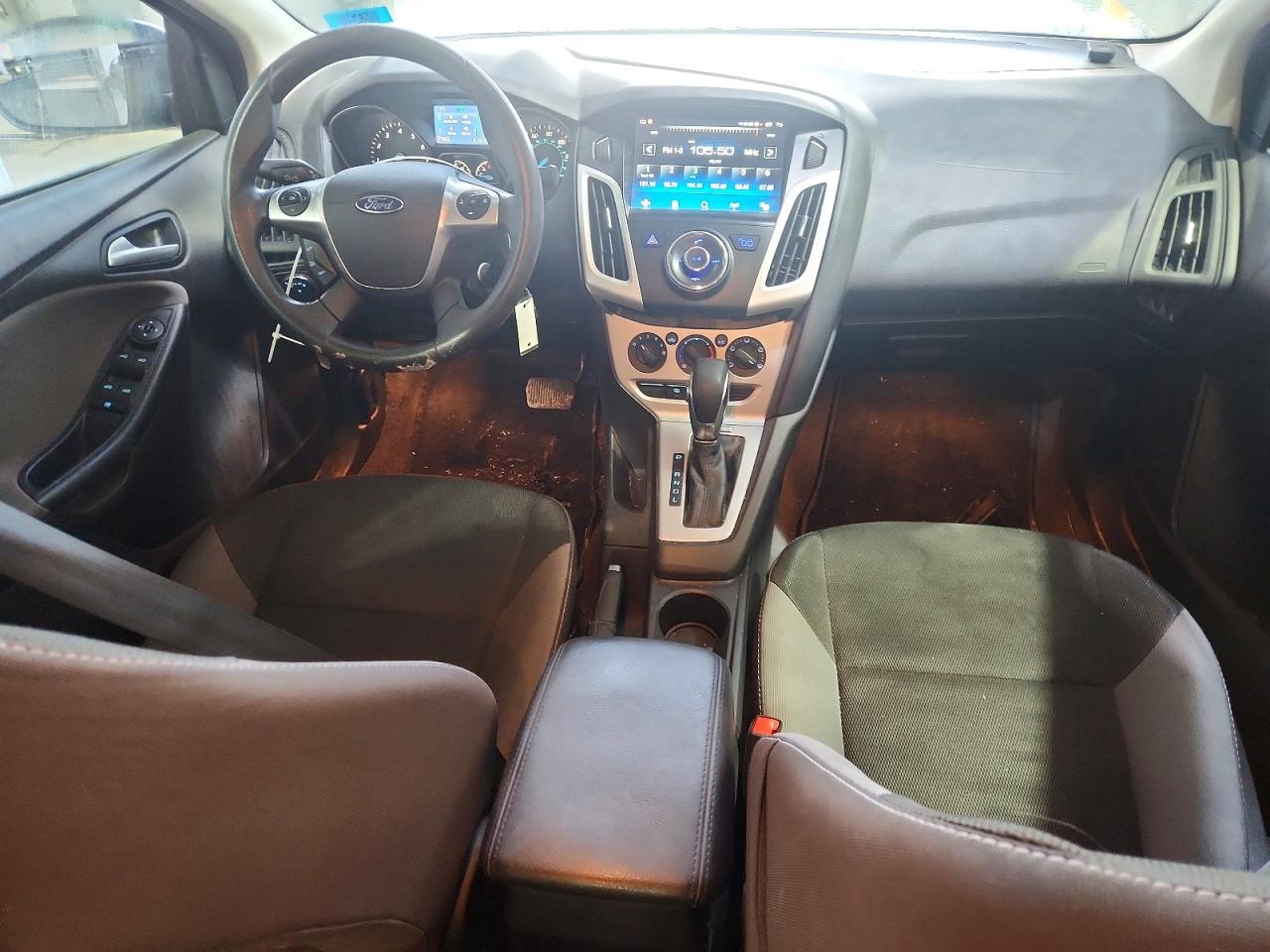 2014 FORD FOCUS SE photo 22