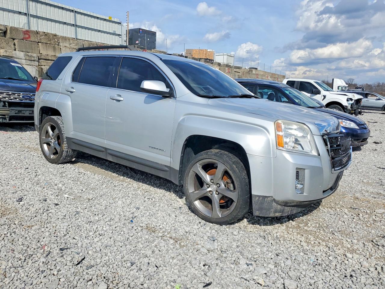 2013 GMC TERRAIN SLE photo 4
