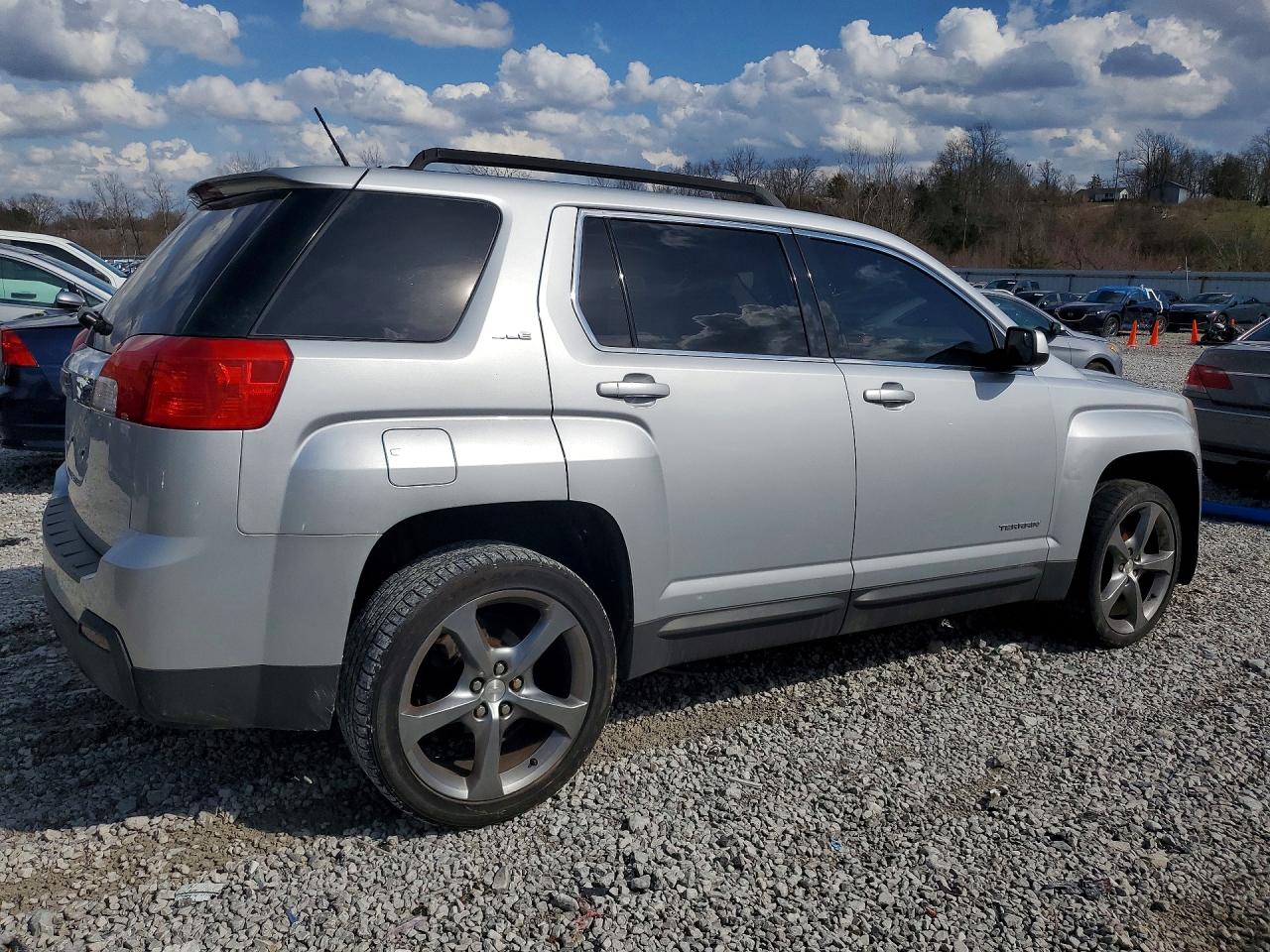 2013 GMC TERRAIN SLE photo 3