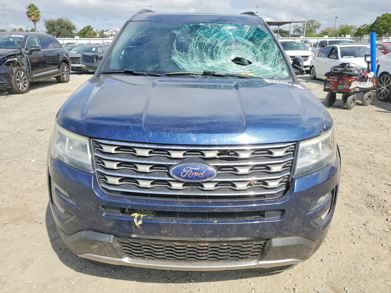 2017 FORD EXPLORER XLT photo 9