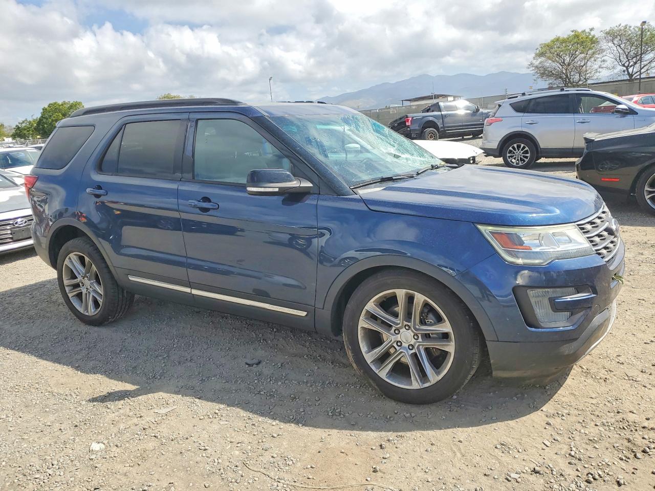 2017 FORD EXPLORER XLT photo 7