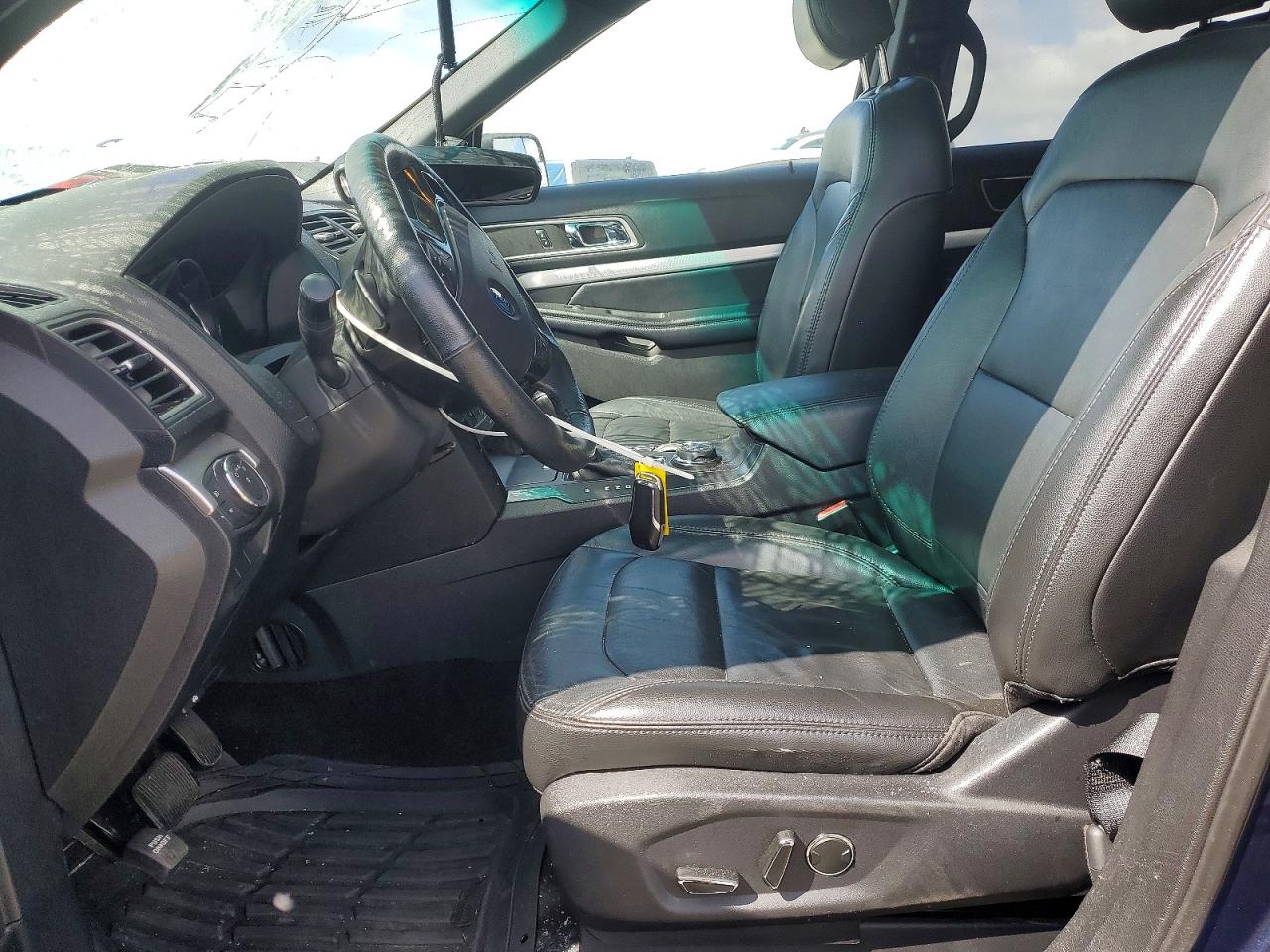 2017 FORD EXPLORER XLT photo 13