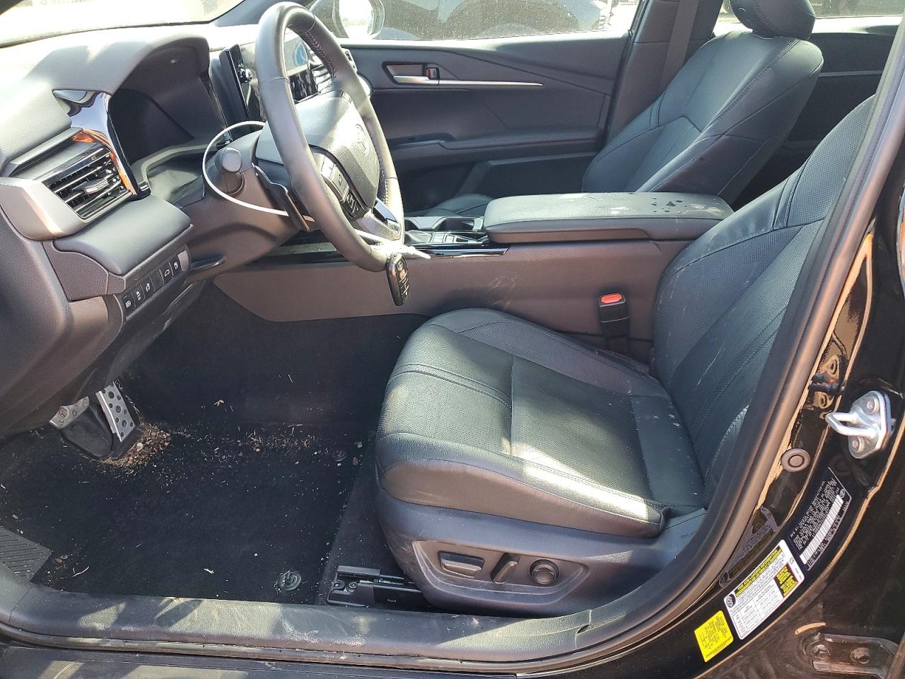 2025 TOYOTA CAMRY XSE photo 13