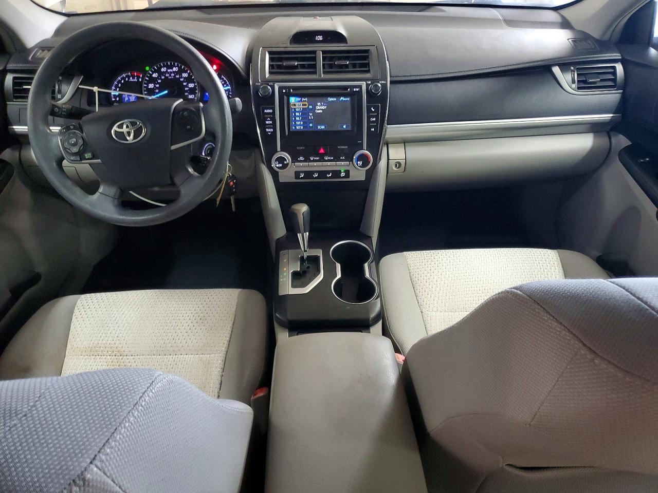 2012 TOYOTA CAMRY LE photo 22