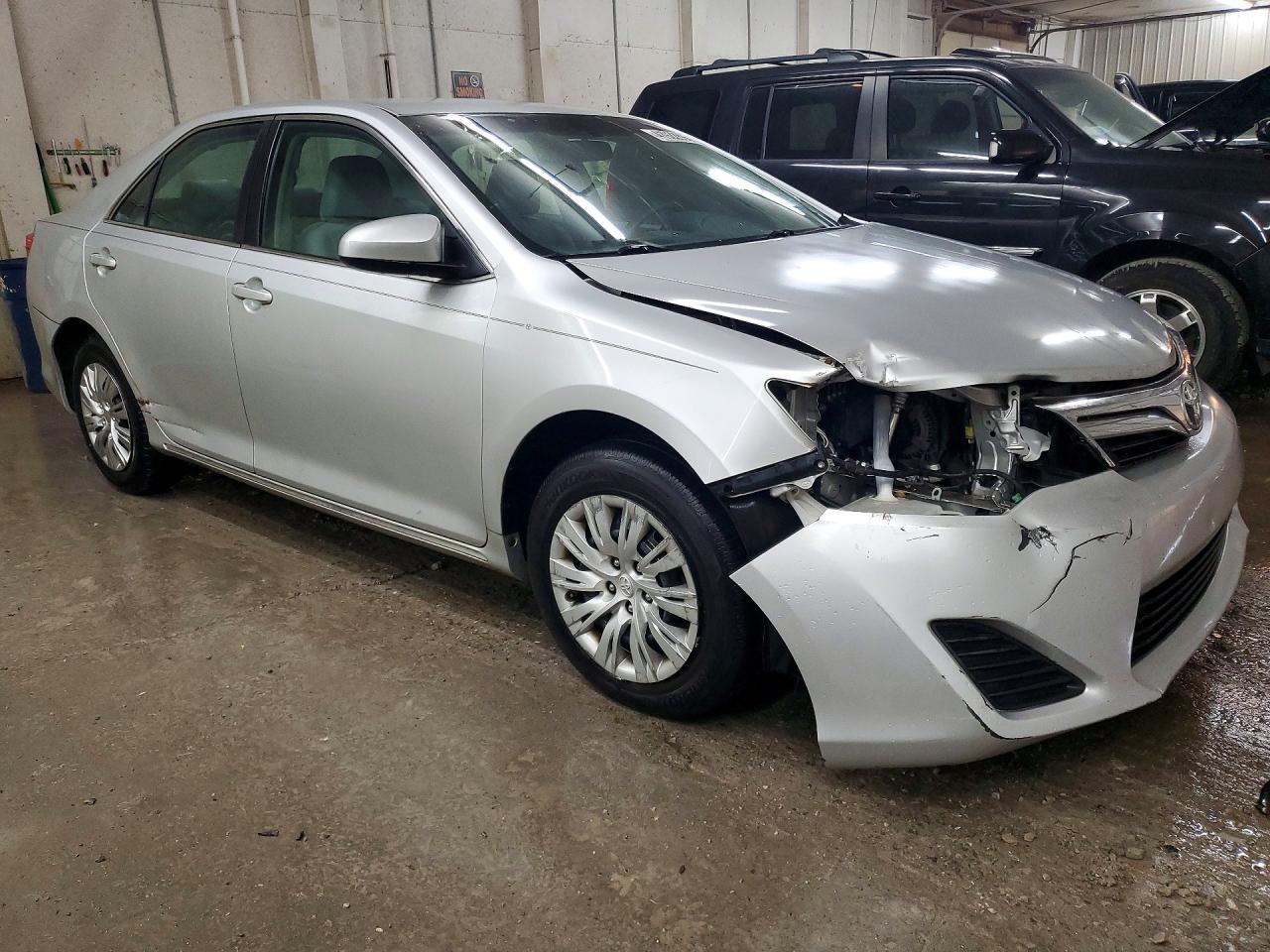 2012 TOYOTA CAMRY LE photo 10