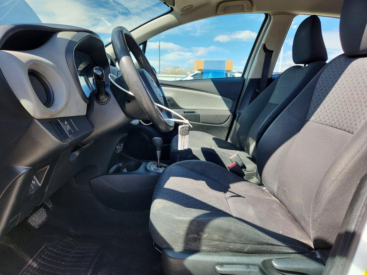 2017 TOYOTA YARIS 5-DOOR L FLEET photo 7