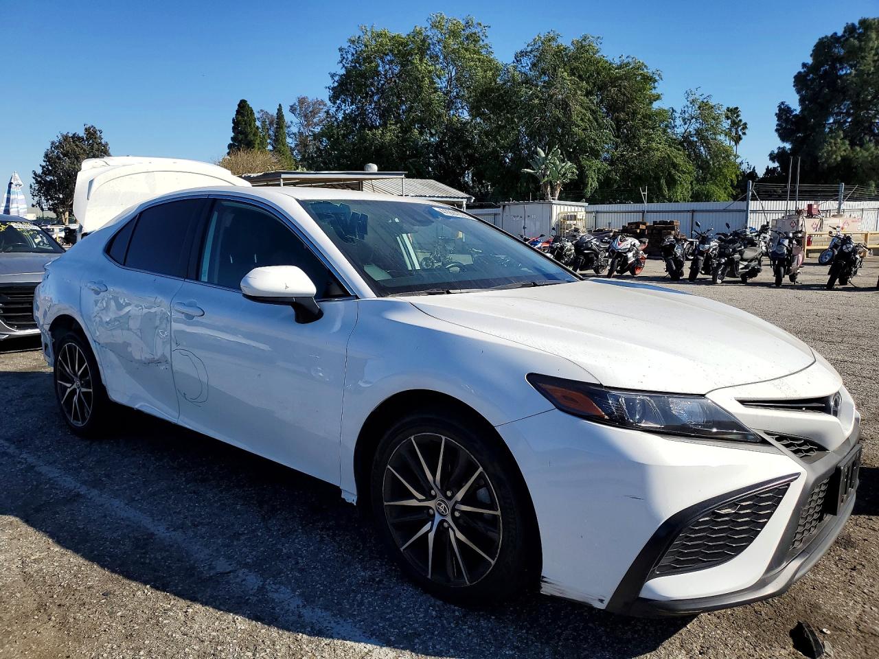 2021 TOYOTA CAMRY SE photo 7