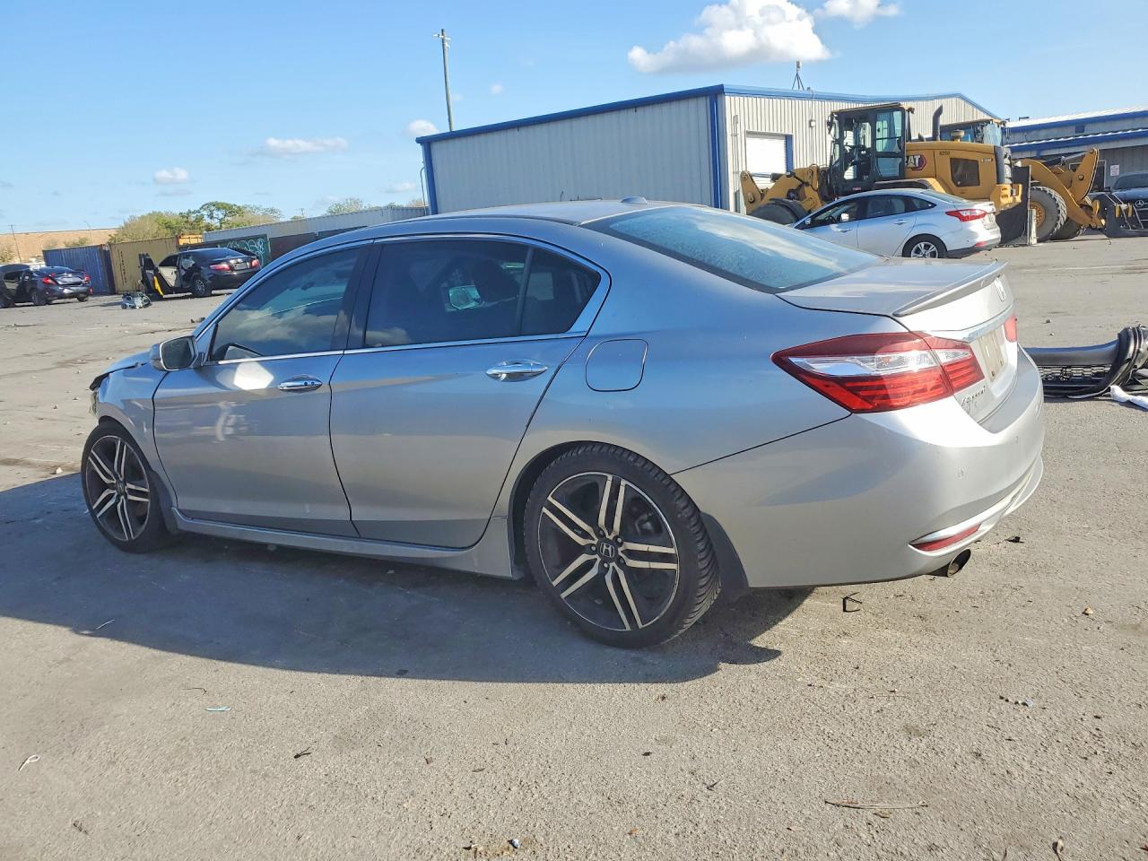 2017 HONDA ACCORD TOURING photo 2