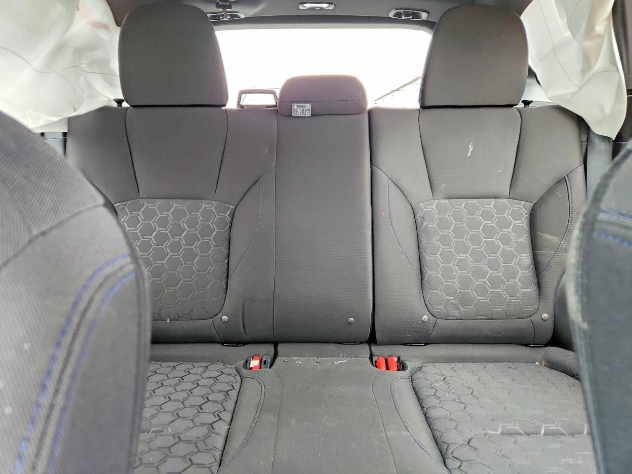 2025 SUBARU FORESTER photo 28