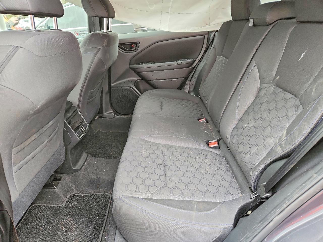 2025 SUBARU FORESTER photo 31