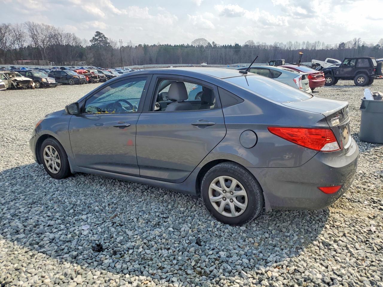 2012 HYUNDAI ACCENT GLS photo 2