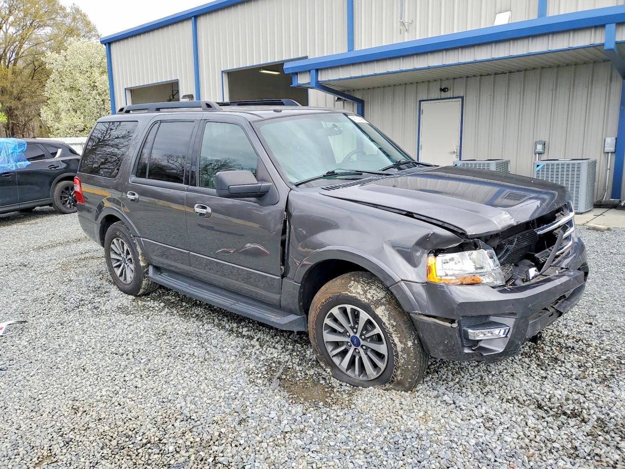2017 FORD EXPEDITION XLT photo 4