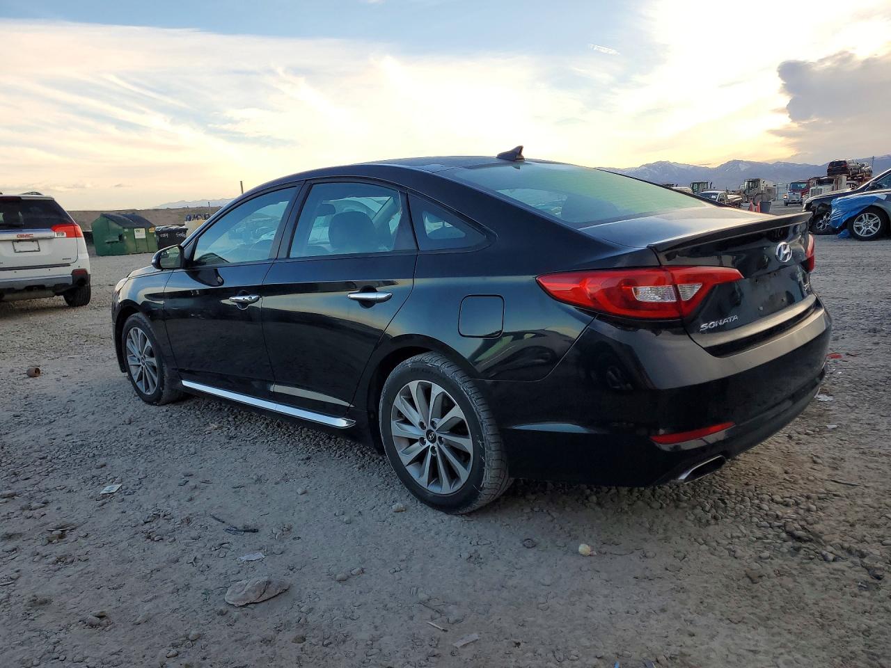 2017 HYUNDAI SONATA SPORT photo 3