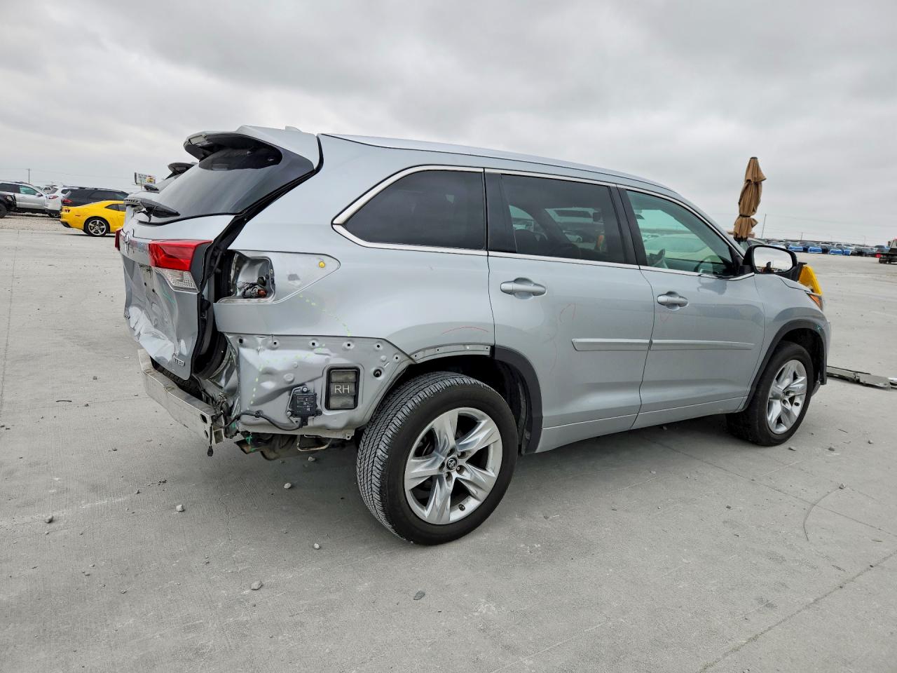2018 TOYOTA HIGHLANDER LIMITED photo 7