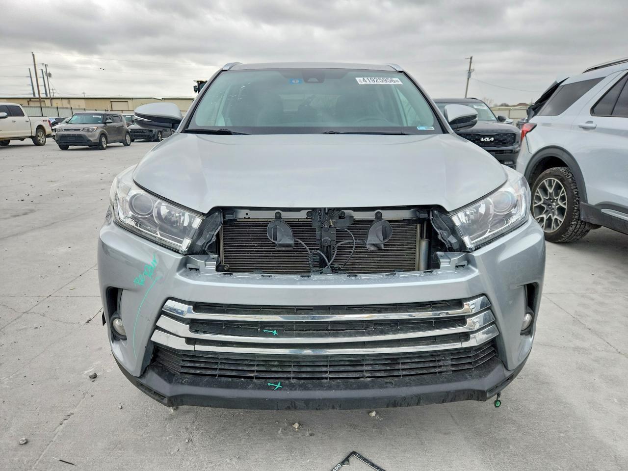 2018 TOYOTA HIGHLANDER LIMITED photo 13