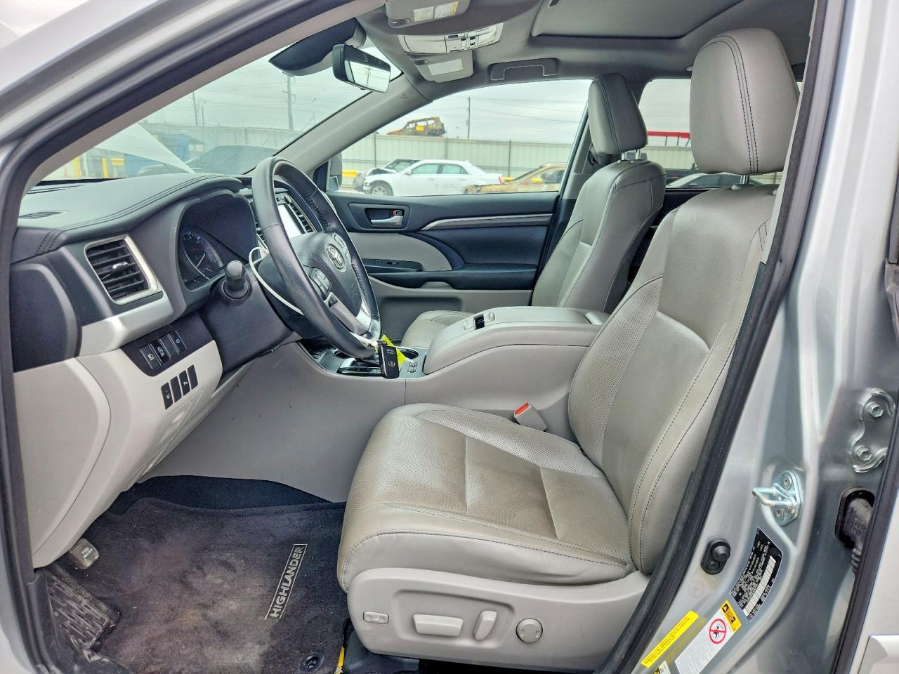 2018 TOYOTA HIGHLANDER LIMITED photo 19