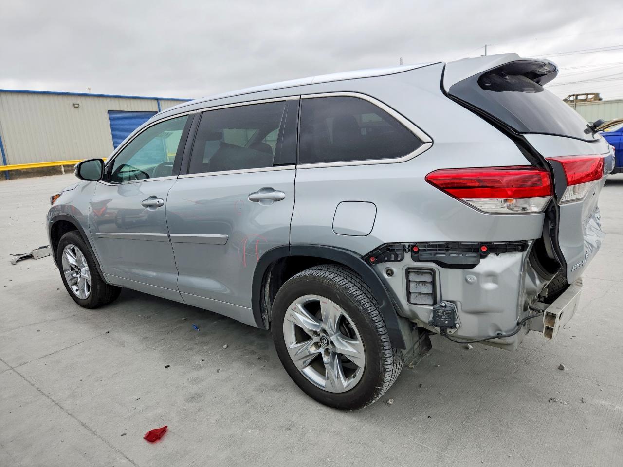 2018 TOYOTA HIGHLANDER LIMITED photo 4