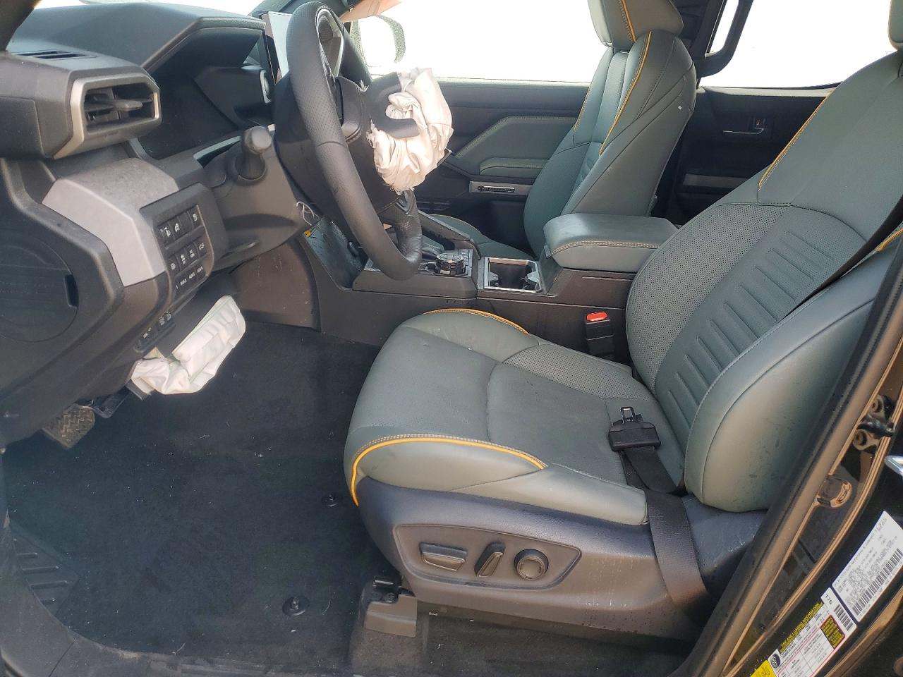 2025 TOYOTA TACOMA TRAILHUNTER HV photo 13
